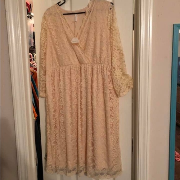 Maternity Lace Dress - Picture 2 of 2